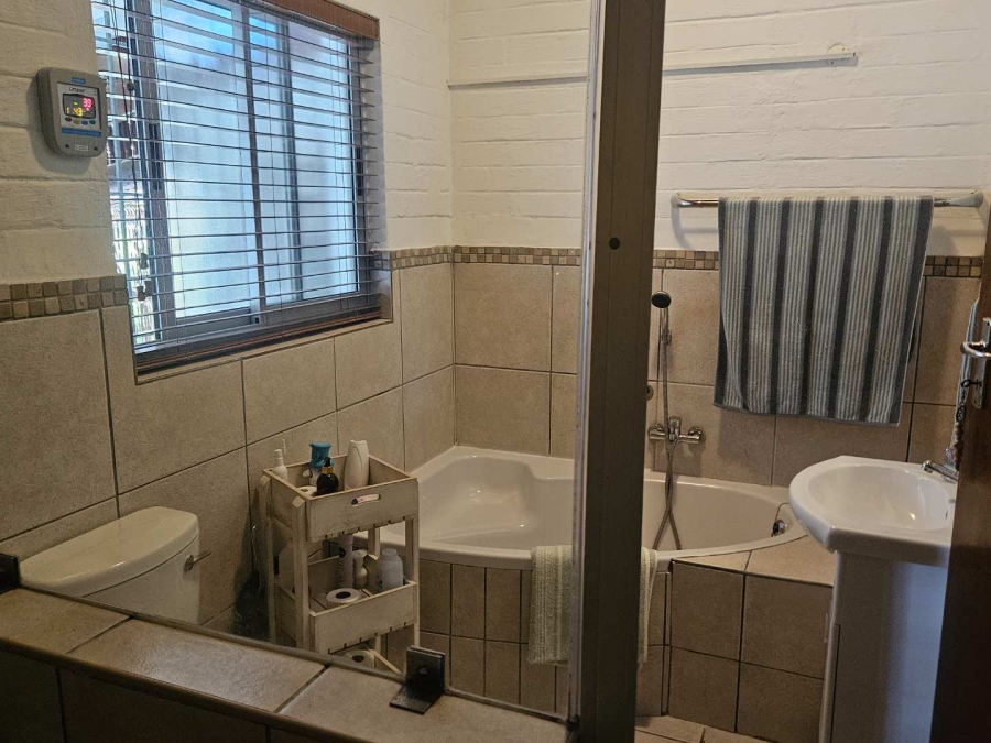 4 Bedroom Property for Sale in Pearly Beach Western Cape